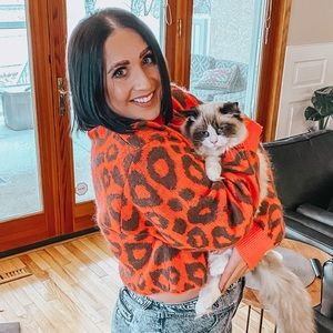 Meet your Posher, Hilary